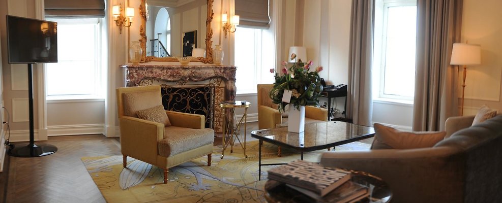 Plaza Rm 2040 PH Terrace